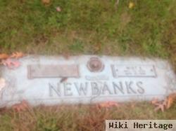 Wirt R Newbanks