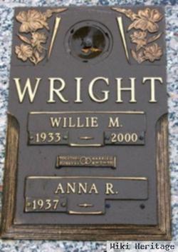 Willie M Wright