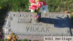 Hilda L Vidlak