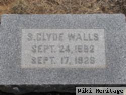 Spiegal Clyde Walls