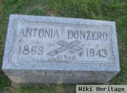 Antonia Carrera Donzero