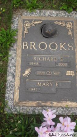 Richard E Brooks