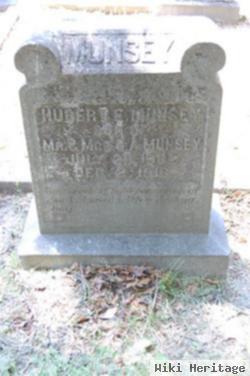 Hubert E Munsey