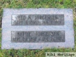 Bettie R Jorgensen