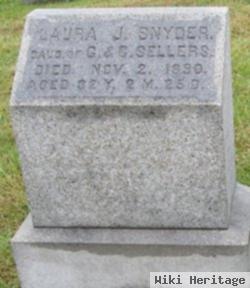 Laura J Sellers Snyder