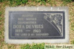 Dora De Vries