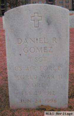 Daniel R Gomez