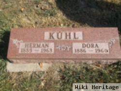 Dora Kuhl