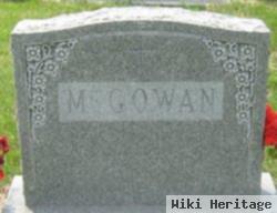 Robert E Mcgowen