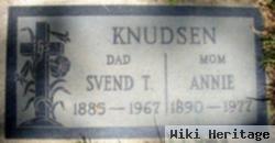 Svend T Knudsen