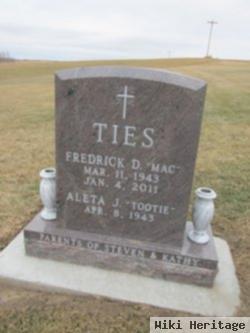Fredrick Douglas "mac" Ties