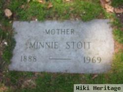 Minnie Stoit