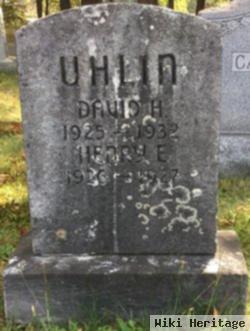 David H Uhlin