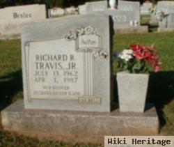 Richard R Travis, Jr