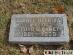 Mabel Delphia Violett Gamet