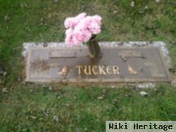 Lester Tucker, Jr