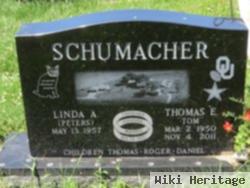 Thomas Earl "tom" Schumacher