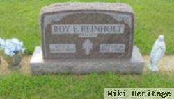 Roy E Reinholt