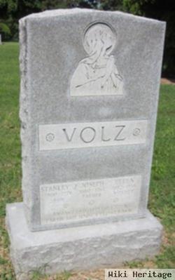 Stanley Volz