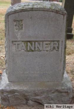 Chester W Tanner