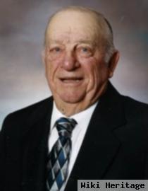 Kenneth W. Hipes