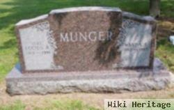 Lucius R "luke" Munger