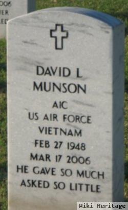 David L Munson