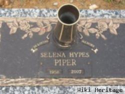 Selena Hypes Piper