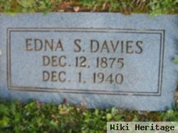 Edna S Davies