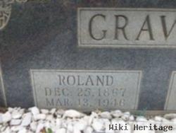 Hiram Roland "h R" Gravett