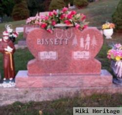 Darelton M "buck" Bissett