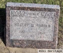 Robert W Turner