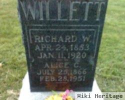 Richard W Willett