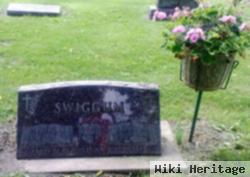 Betty J Swiggum