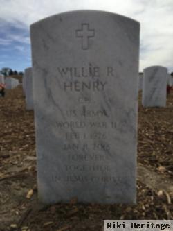 Willie R Henry