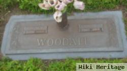 Lois E Woodall