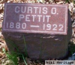 Curtis O Pettit