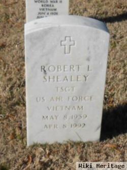 Robert L Shealey