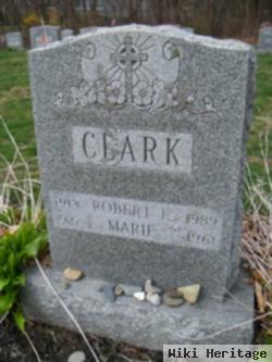 Robert E Clark