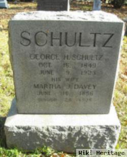 Martha J Davey Schultz