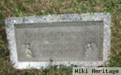 Robert E Martin, Jr