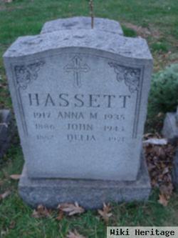 Anna M Hassett