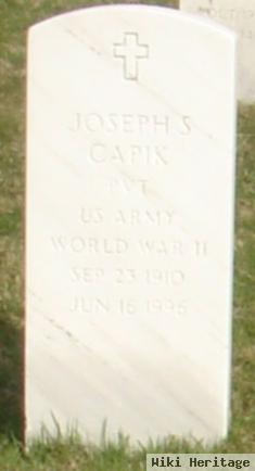 Pvt Joseph S Capik