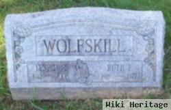 Lester R Wolfskill