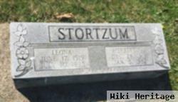 Leona Stortzum