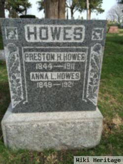 Preston H Howes