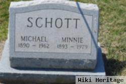 Minnie Schott