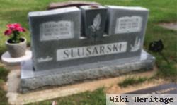 Eleanor G Slusarski