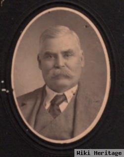 Thomas J Hunt