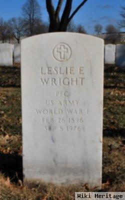 Leslie E Wright